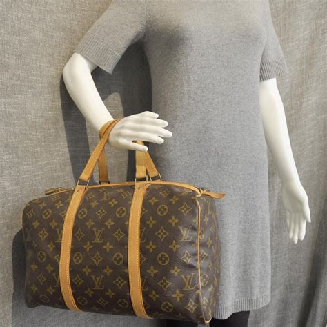 LOUIS VUITTON Monogram Sac Souple 35 .